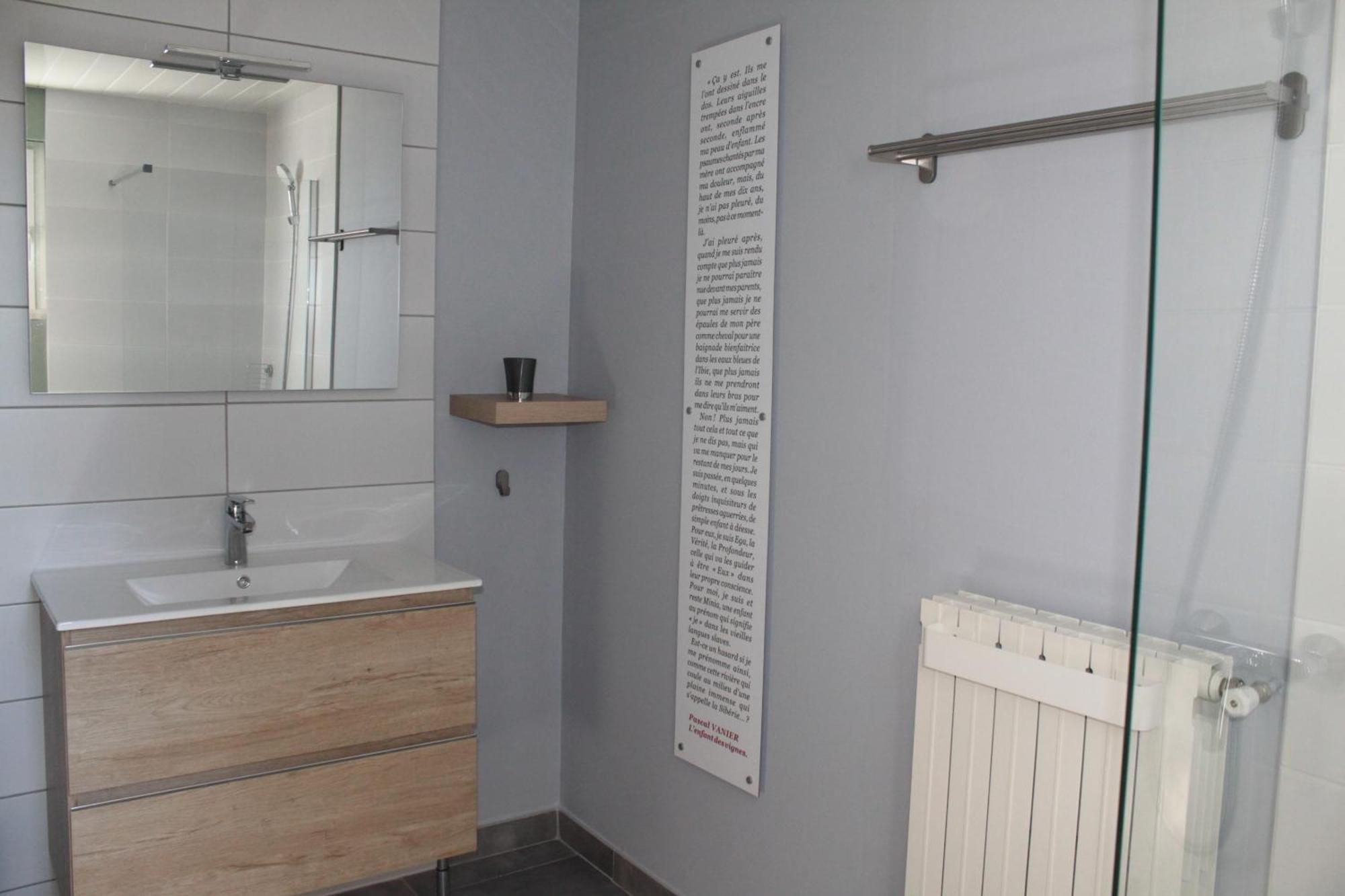 Chambres D'Hotes Des Couleurs Et Des Mots Villeneuve-de-Berg Kültér fotó